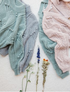 Pull coloré à pompons - Boutique l'ananas