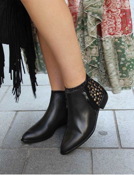 Boots en cuir et clous - Boutique l'ananas