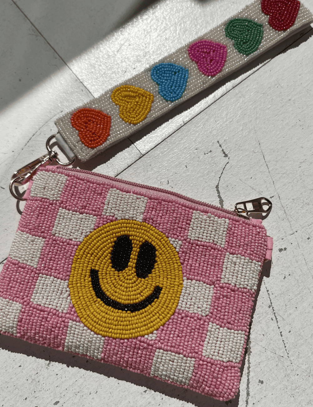 Pochette en perlage boho chic smiley PAULETTE loofs - Boutique L'aNana(s)